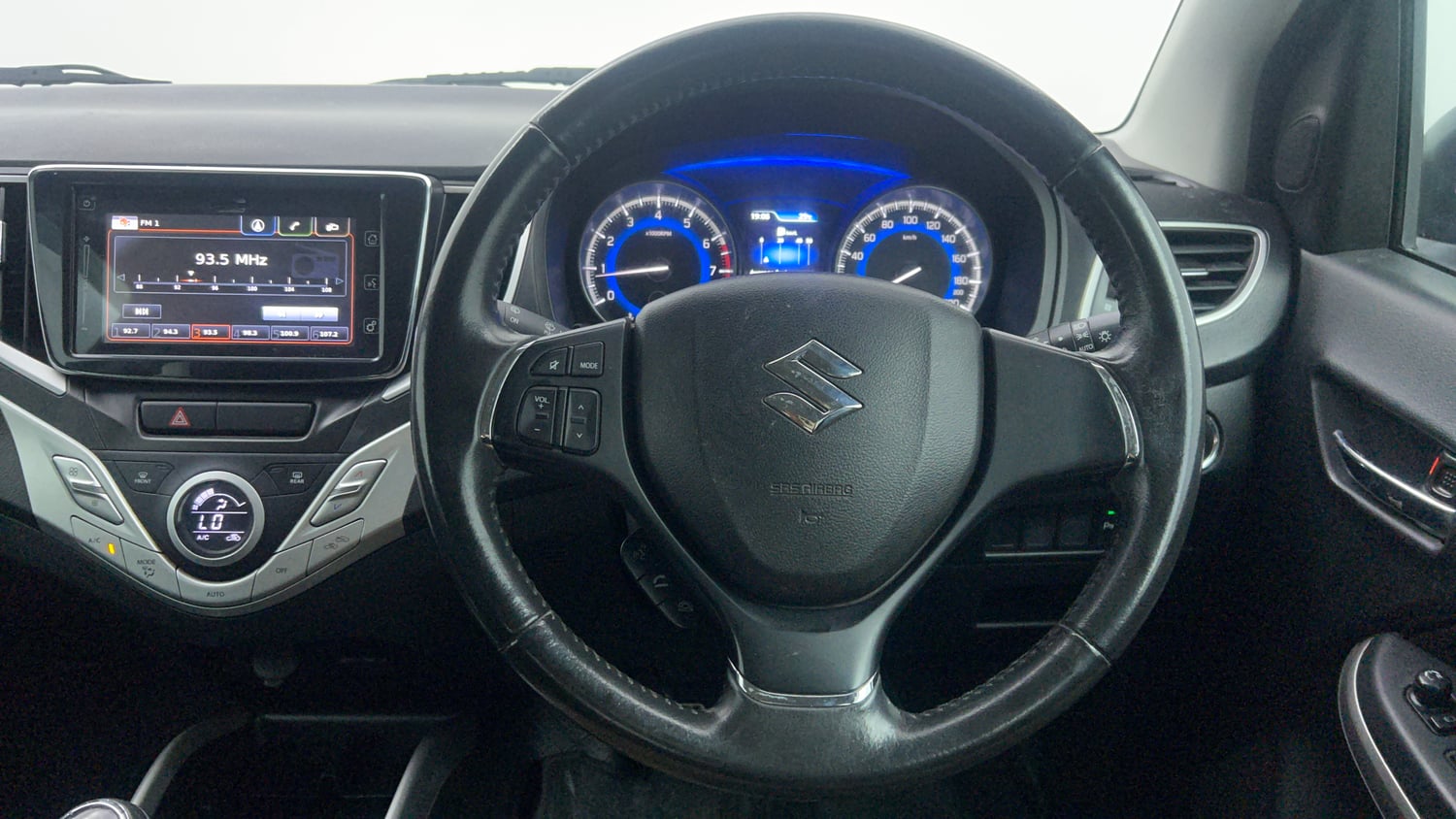 Used 2016 Maruti Suzuki Baleno Alpha 1.2 Petrol Manual interior STEERING VIEW