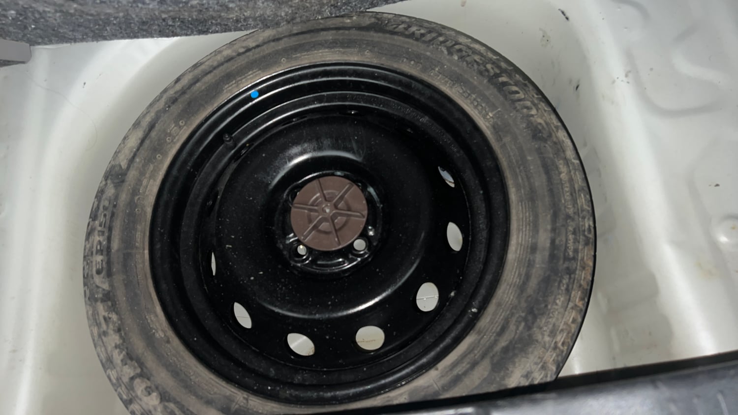 Used 2024 Maruti Suzuki Ignis Zeta 1.2 AMT Petrol Automatic tyres SPARE TYRE VIEW