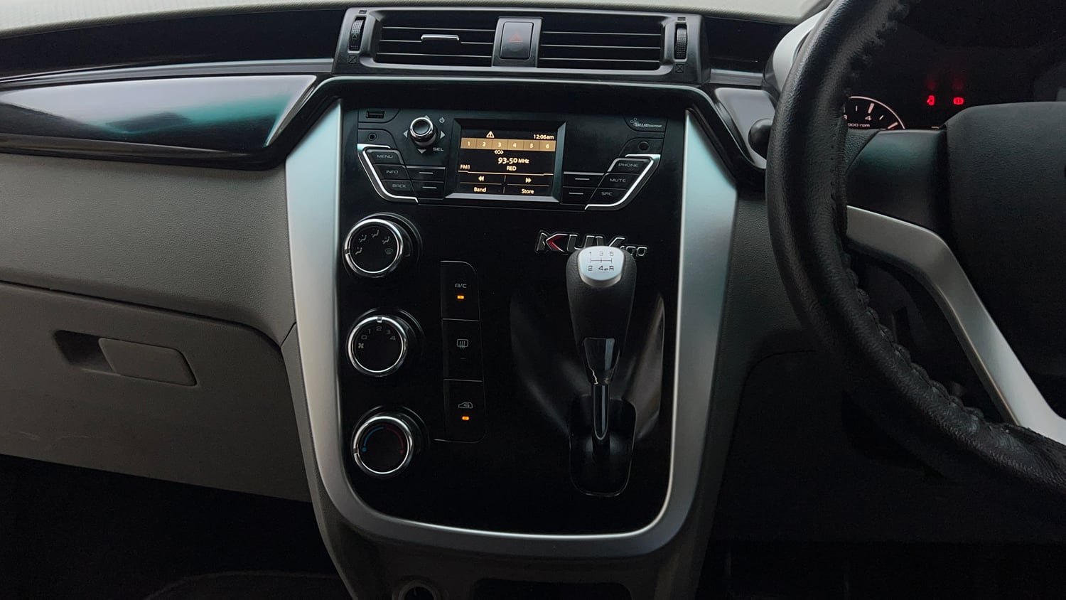 Used 2017 Mahindra KUV100 K6 6 STR Petrol Manual interior MUSIC SYSTEM & AC CONTROL VIEW