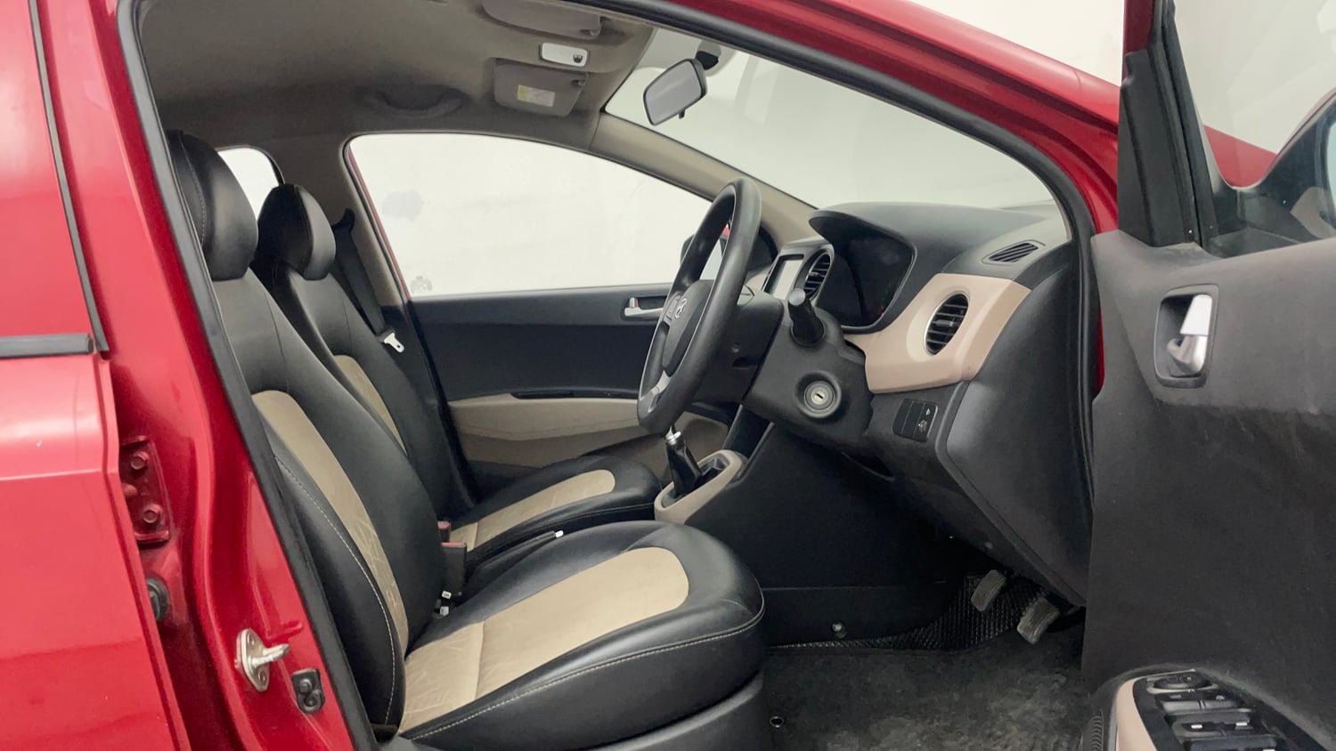 Used 2018 Hyundai Grand i10 Sportz 1.2 Kappa VTVT Petrol Manual interior RIGHT SIDE FRONT DOOR CABIN VIEW
