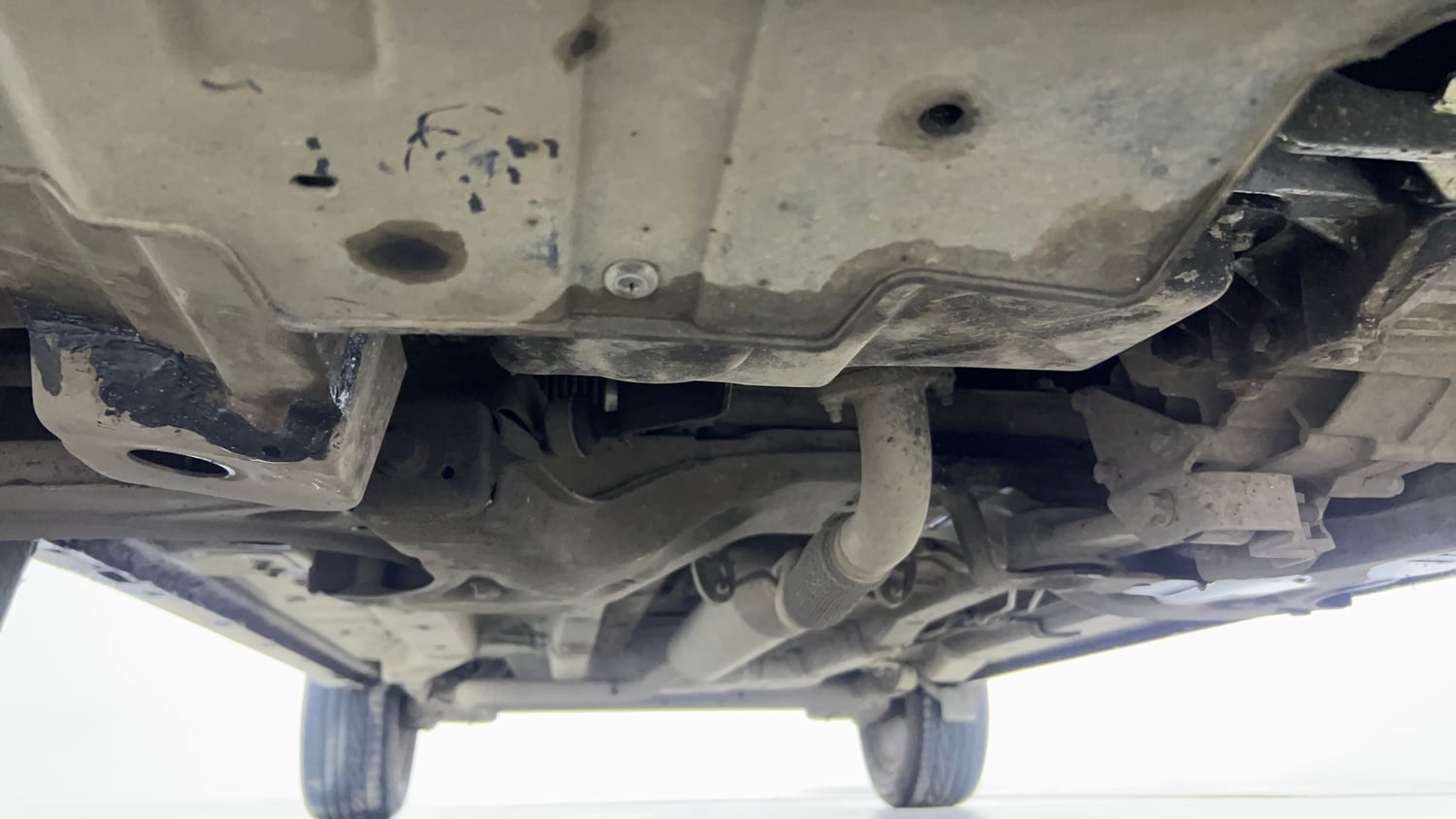 Used 2019 Tata Nexon XZA Plus Diesel Dual Tone Diesel Automatic extra FRONT LEFT UNDERBODY VIEW