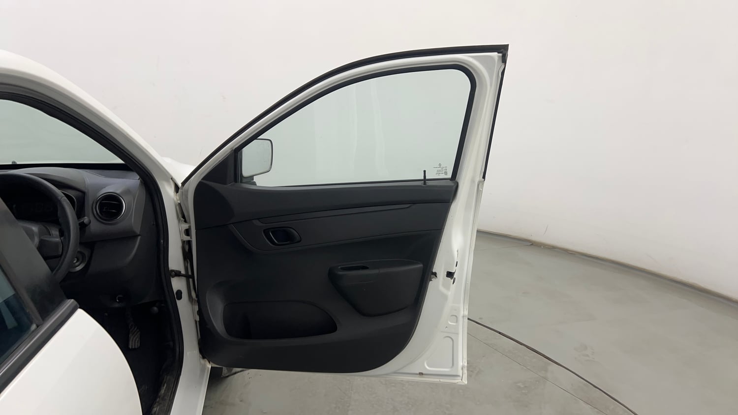 Used 2015 Renault Kwid RXT Petrol Manual interior RIGHT FRONT DOOR OPEN VIEW