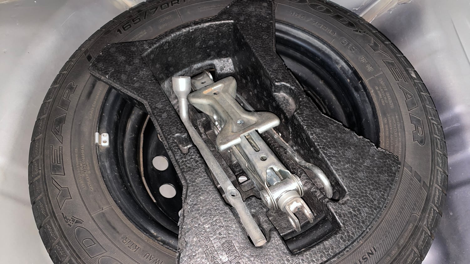 Used 2020 Maruti Suzuki Celerio ZXi AMT Petrol Automatic tyres SPARE TYRE VIEW
