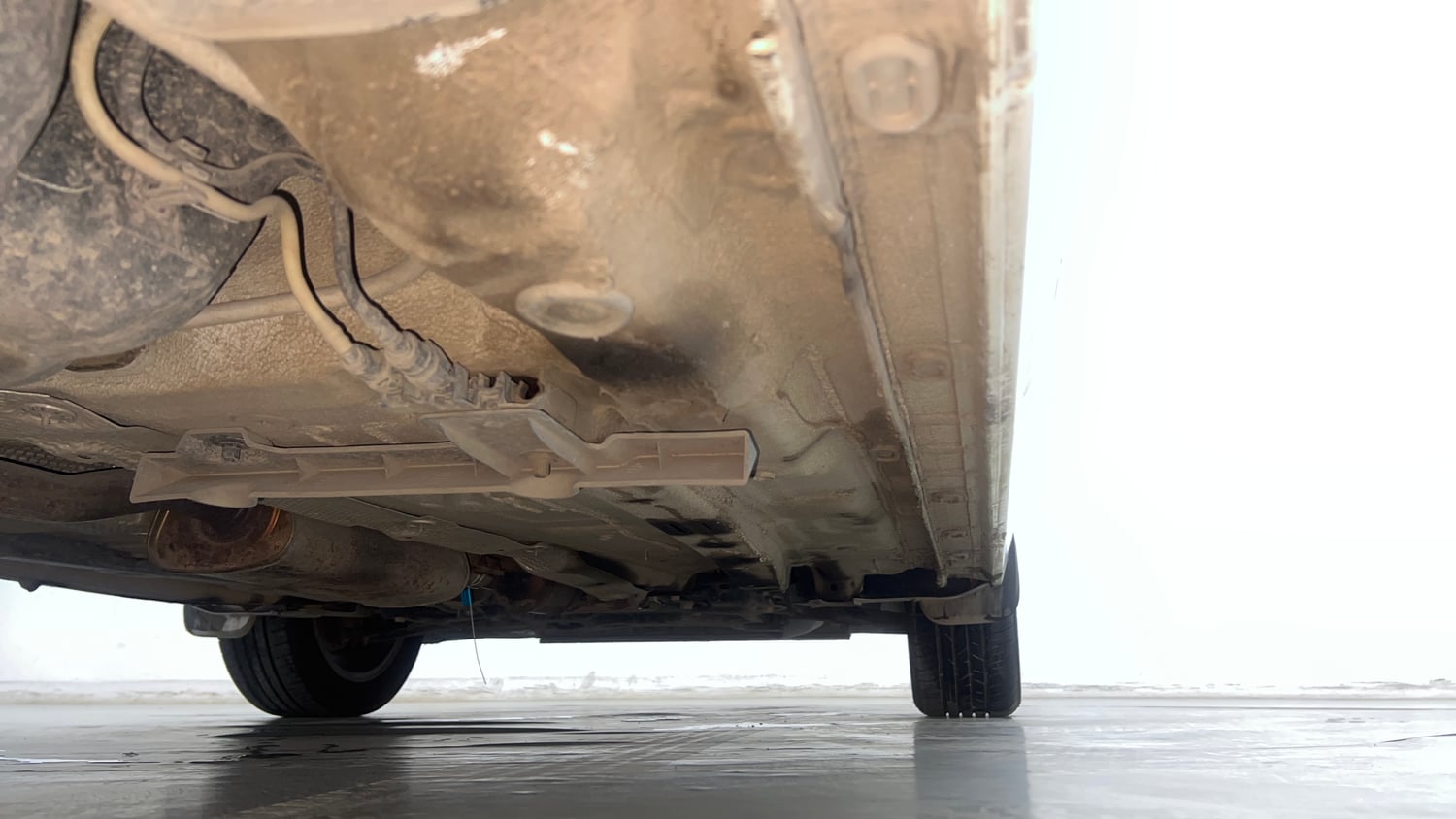 Used 2023 Skoda Slavia Style 1.0L TSI MT Petrol Manual extra REAR RIGHT UNDERBODY VIEW