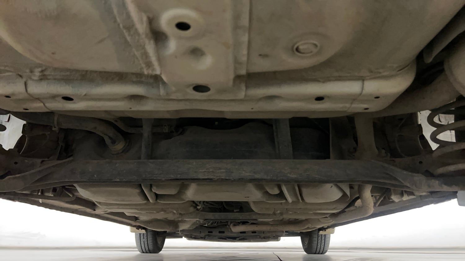 Used 2016 Honda City VX Petrol Manual extra REAR UNDERBODY VIEW (TAKEN FROM REAR)