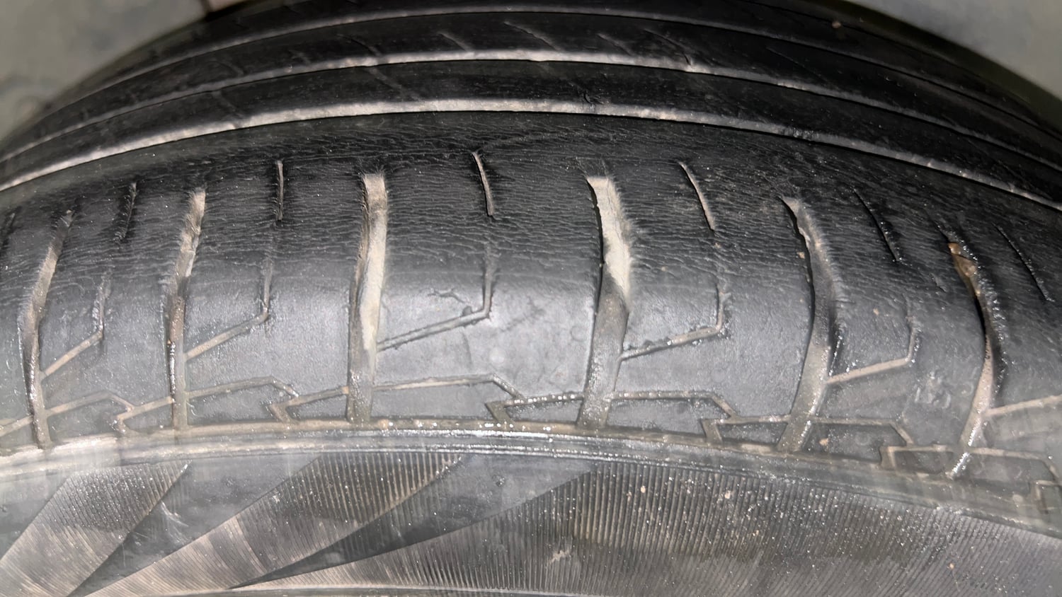 Used 2021 Hyundai Creta SX (O) 1.5 Diesel Automatic Diesel Automatic tyres RIGHT REAR TYRE TREAD VIEW