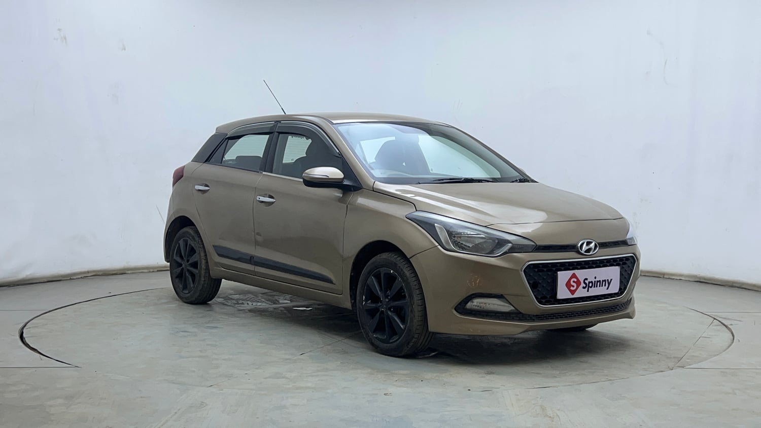 Used 2015 Hyundai Elite i20 Asta 1.4 CRDI Diesel Manual exterior RIGHT FRONT CORNER VIEW