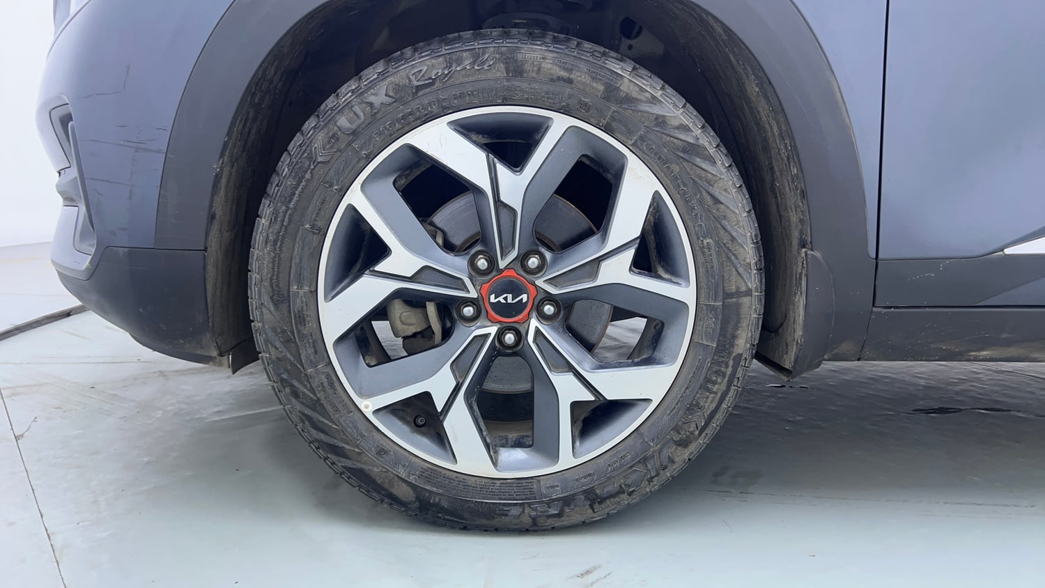 Used 2022 Kia Seltos X Line 1.5 Diesel AT Diesel Automatic tyres LEFT FRONT TYRE RIM VIEW