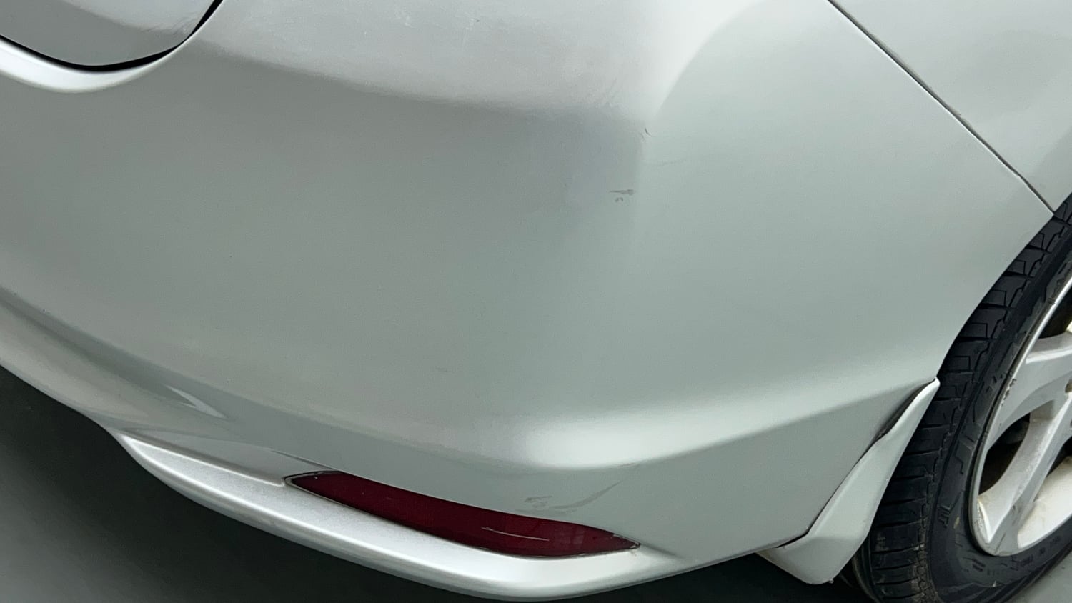 Used 2016 Honda City V Petrol Manual dents MINOR SCRATCH