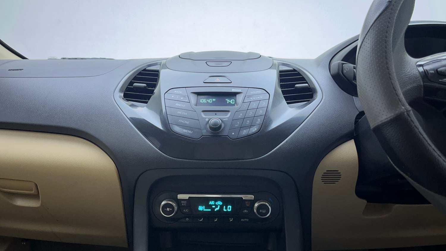 Used 2016 Ford Figo Aspire Titanium 1.2 Ti-VCT Petrol Manual interior MUSIC SYSTEM & AC CONTROL VIEW