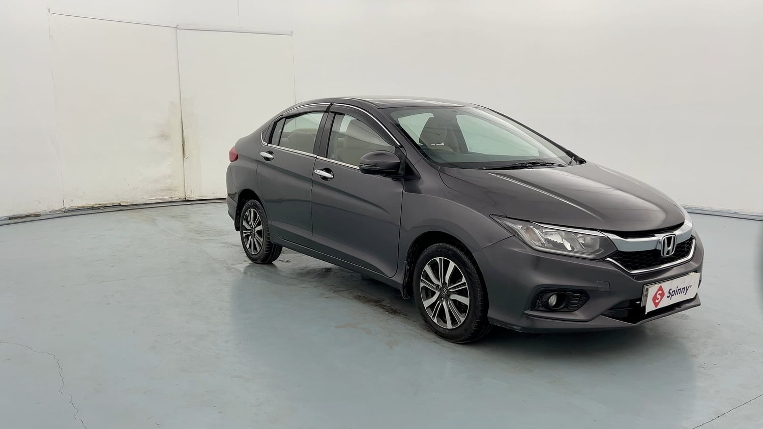 Used 2017 Honda City V CVT Petrol Petrol Automatic exterior RIGHT FRONT CORNER VIEW