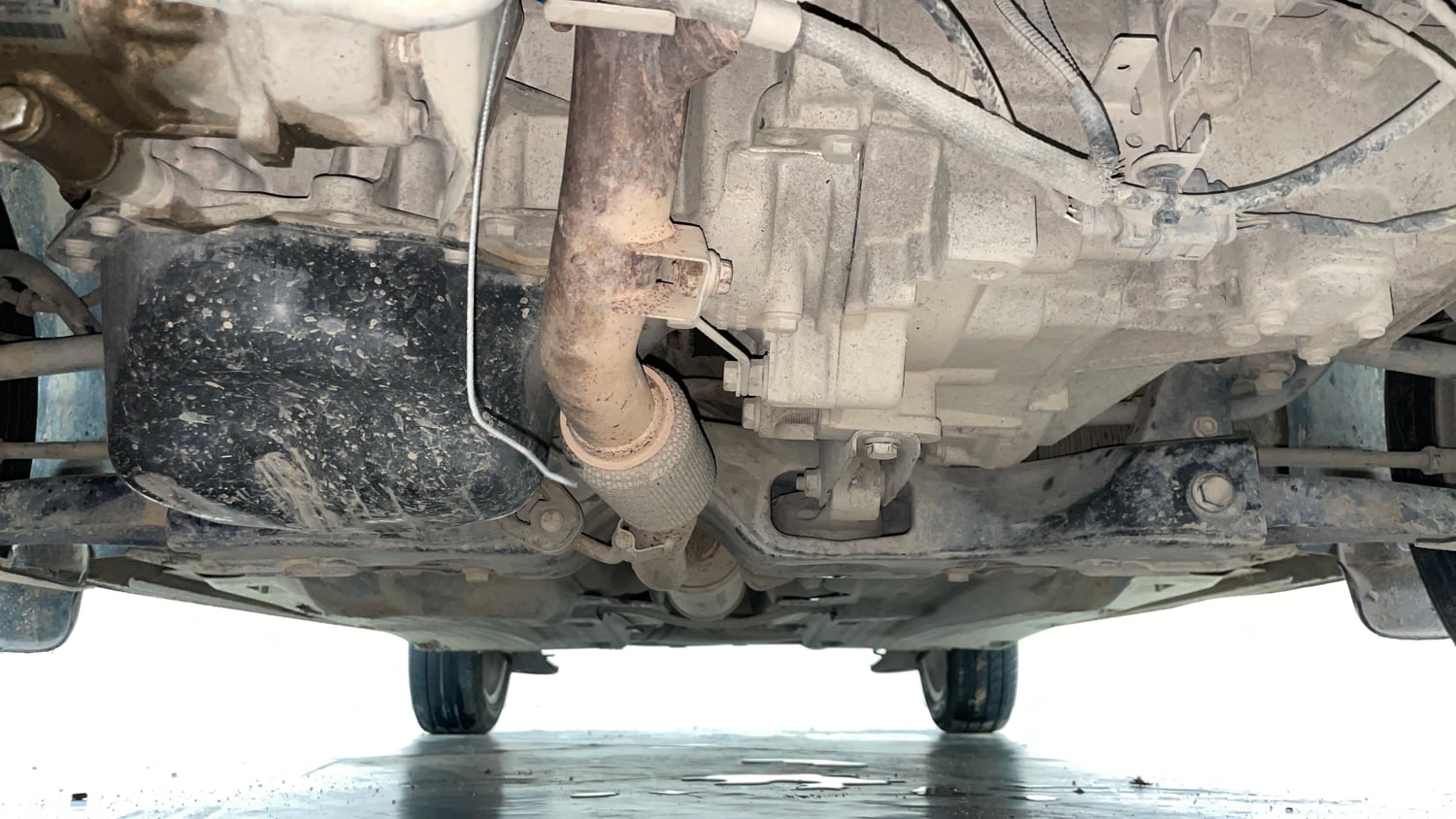 Used 2016 Volkswagen Ameo Highline1.2L (P) Petrol Manual extra FRONT LEFT UNDERBODY VIEW