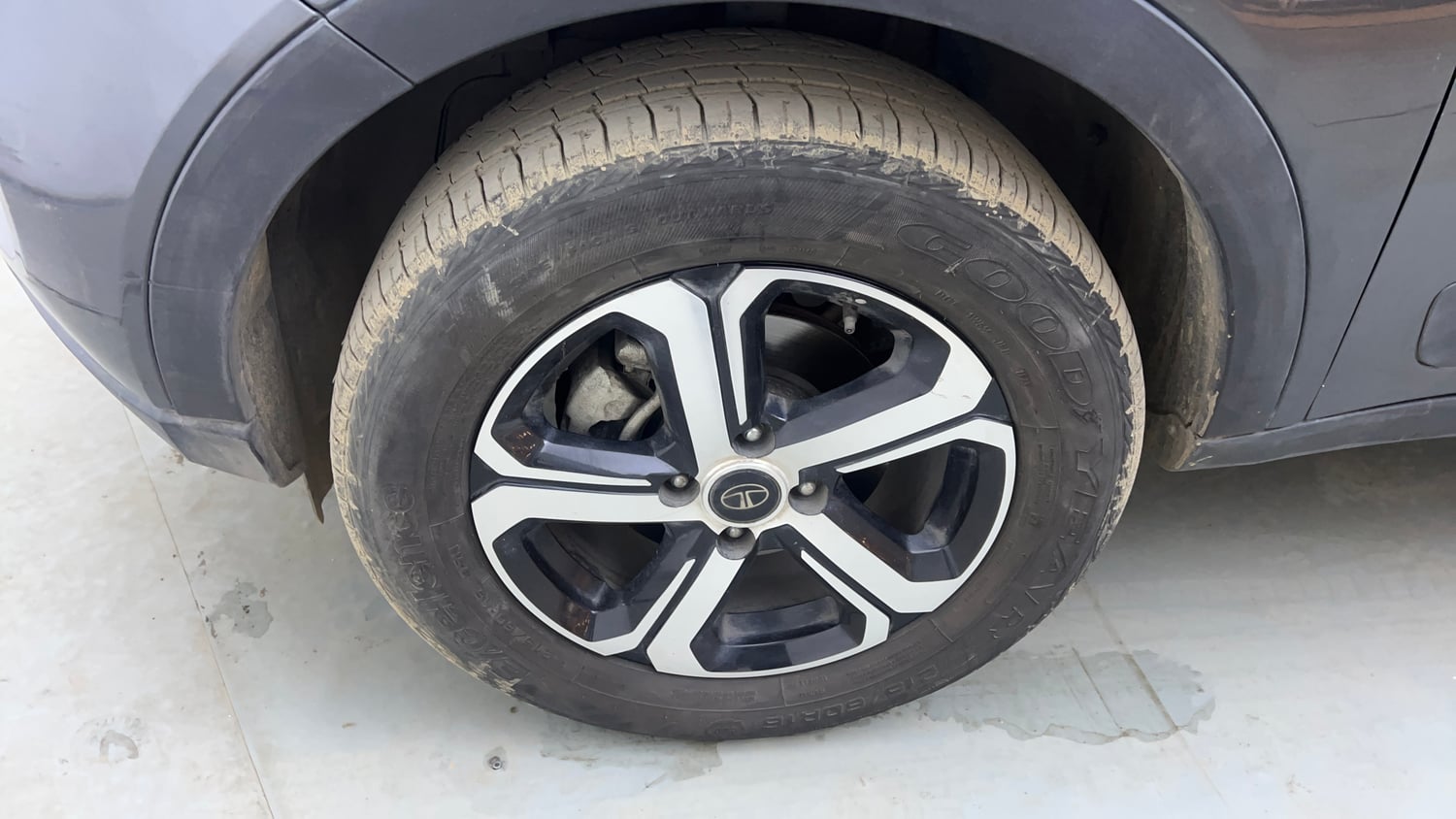 Used 2023 Tata Nexon XZ Plus Diesel Diesel Manual tyres LEFT FRONT TYRE RIM VIEW