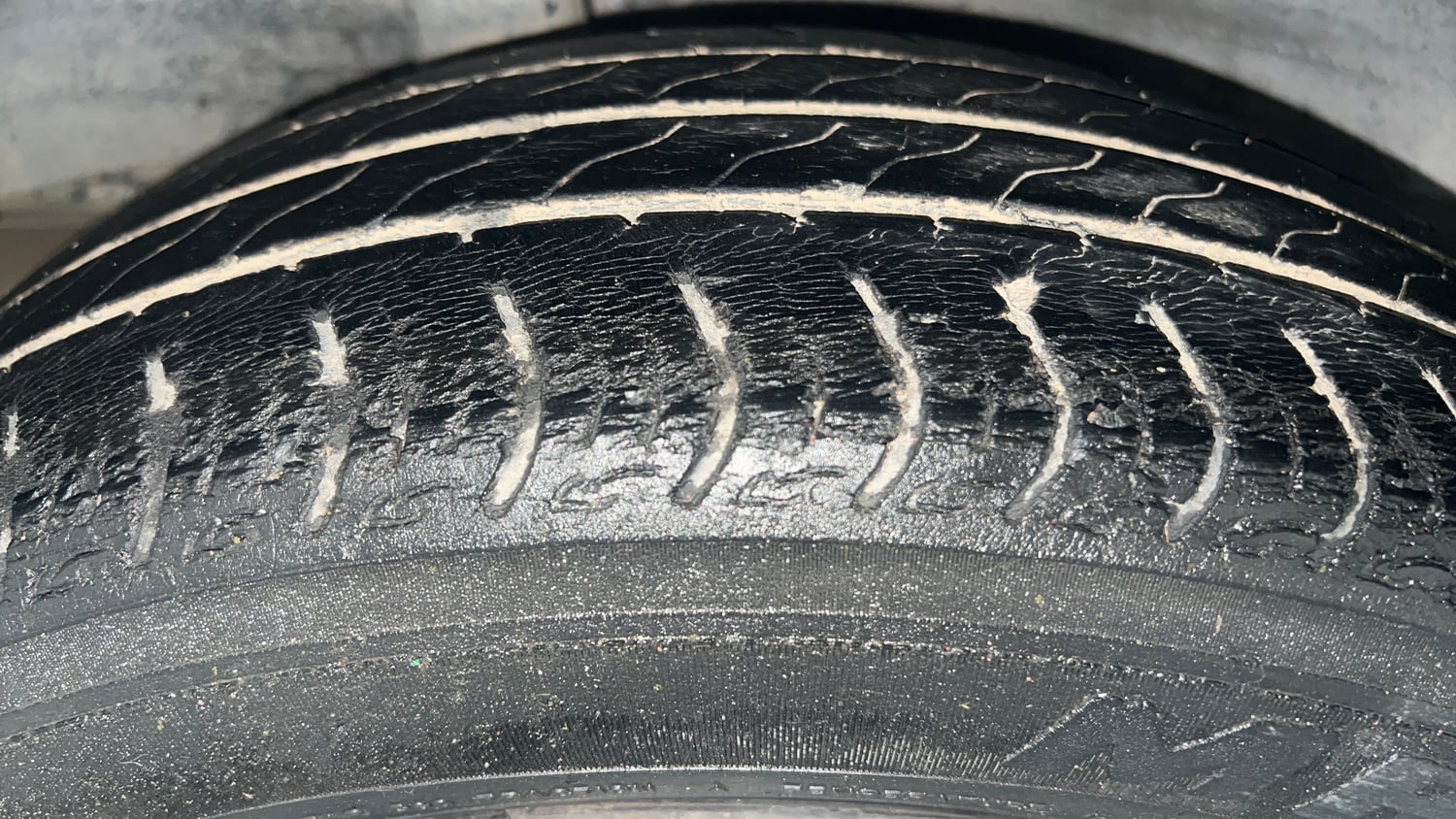 Used 2016 Honda City SV CVT Petrol Automatic tyres RIGHT REAR TYRE TREAD VIEW