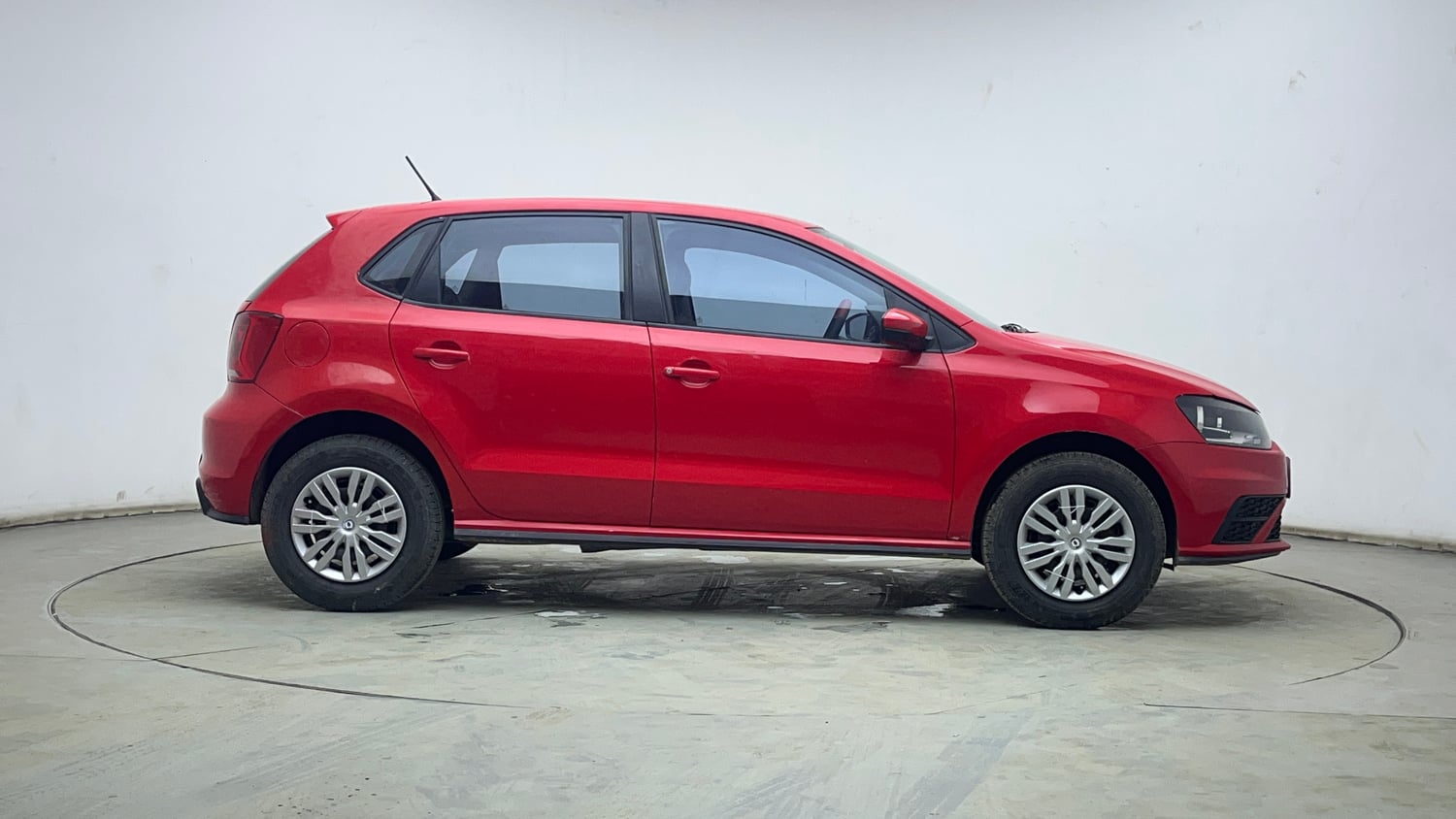 Used 2019 Volkswagen Polo Trendline 1.0L (P) Petrol Manual exterior RIGHT SIDE VIEW