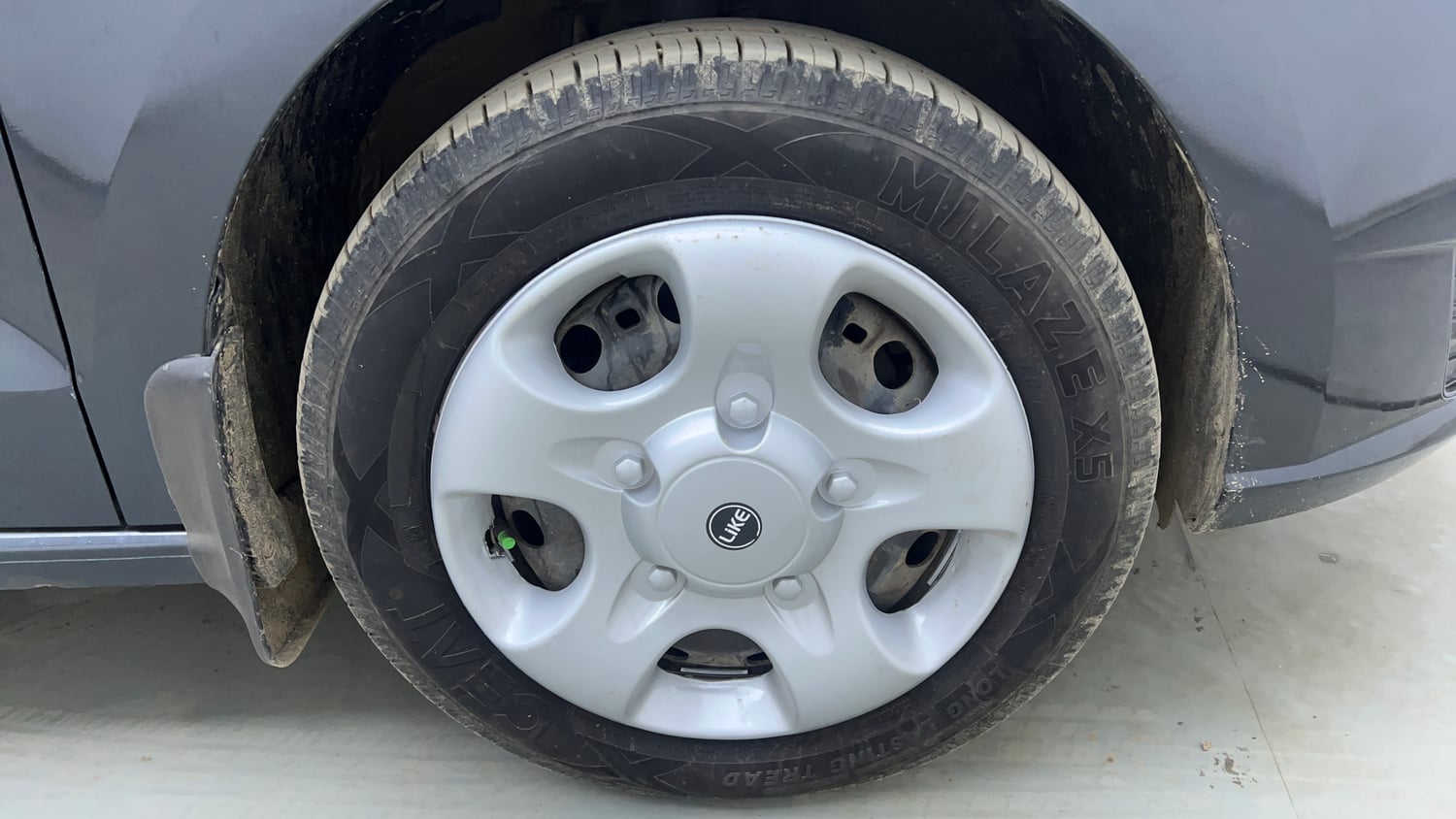 Used 2020 Skoda Rapid Active 1.6 MPI Petrol Manual tyres RIGHT FRONT TYRE RIM VIEW