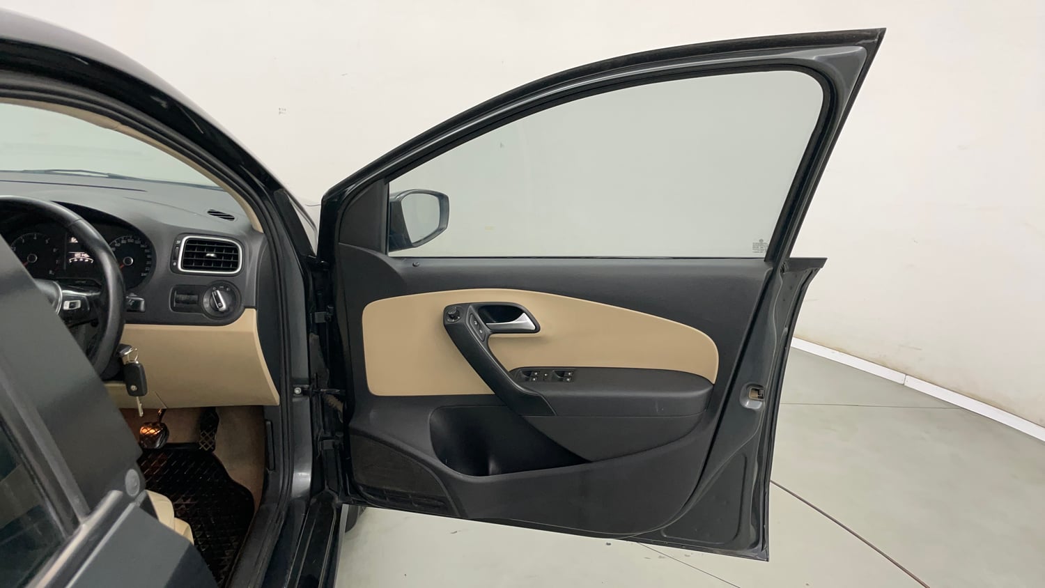 Used 2016 Volkswagen Ameo Highline1.2L (P) Petrol Manual interior RIGHT FRONT DOOR OPEN VIEW