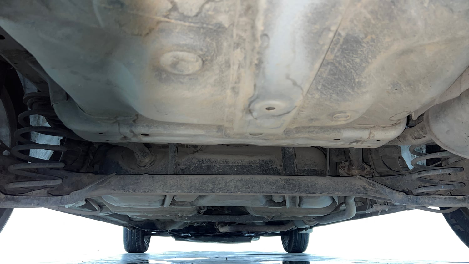 Used 2016 Honda City V Petrol Manual extra REAR UNDERBODY VIEW (TAKEN FROM REAR)