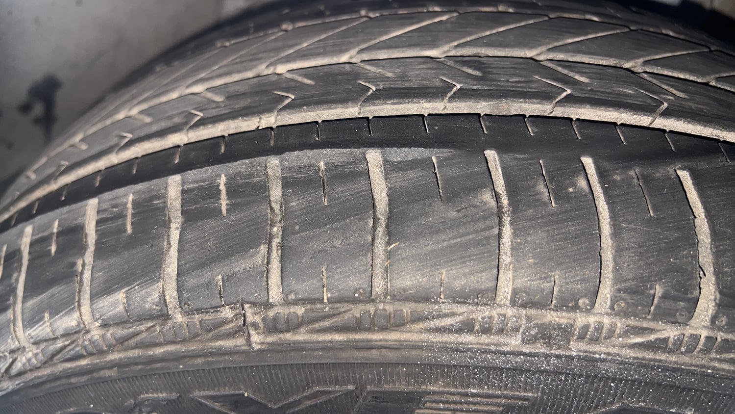 Used 2022 Tata Tigor XZ CNG Cng Manual tyres RIGHT FRONT TYRE TREAD VIEW