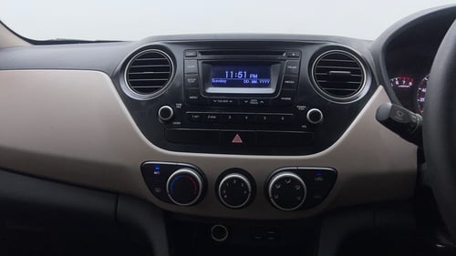 Used 2016 Hyundai Grand i10 Sportz 1.2 Kappa VTVT Petrol Manual top_features Integrated (in-dash) music system