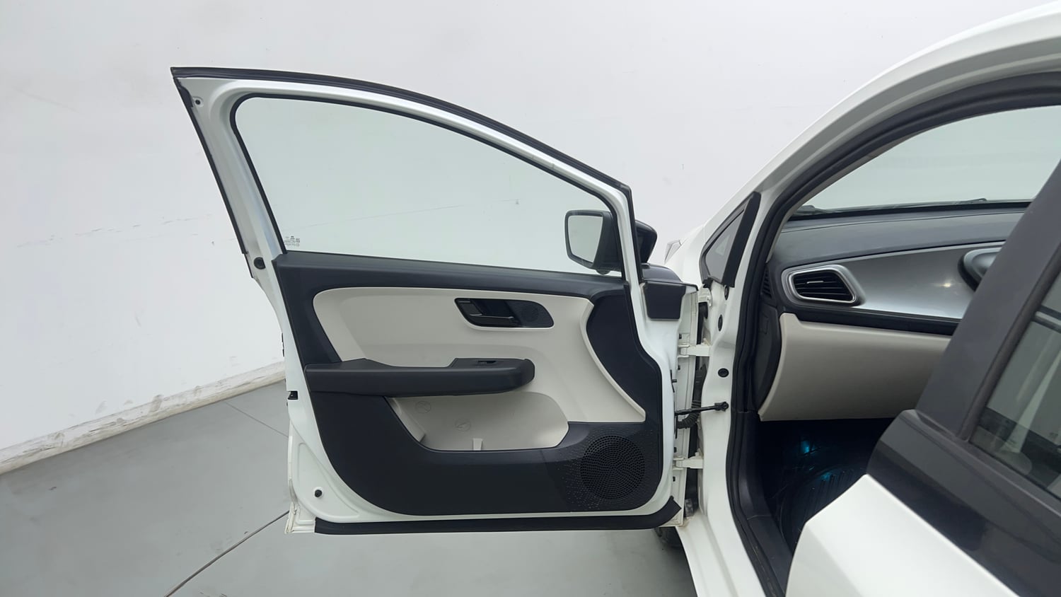 Used 2024 Tata Altroz XT Petrol Petrol Manual interior LEFT FRONT DOOR OPEN VIEW