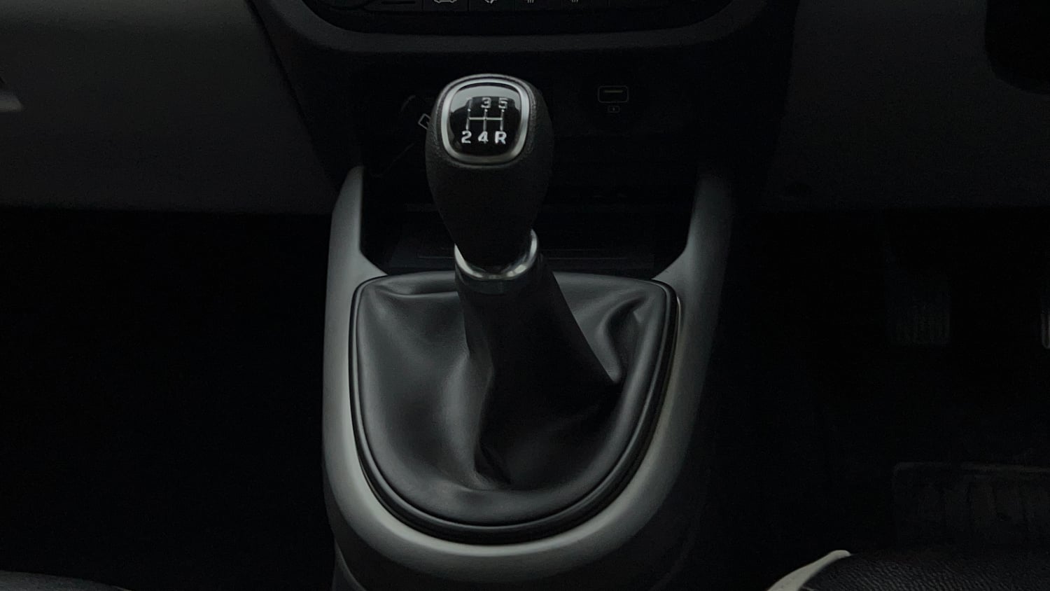 Used 2020 Hyundai Grand i10 Nios Asta 1.2 Kappa VTVT Petrol Manual interior GEAR  KNOB VIEW