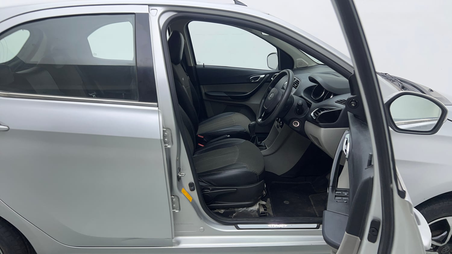 Used 2019 Tata Tiago Revotron XZ w/o Alloy Petrol Manual interior RIGHT SIDE FRONT DOOR CABIN VIEW