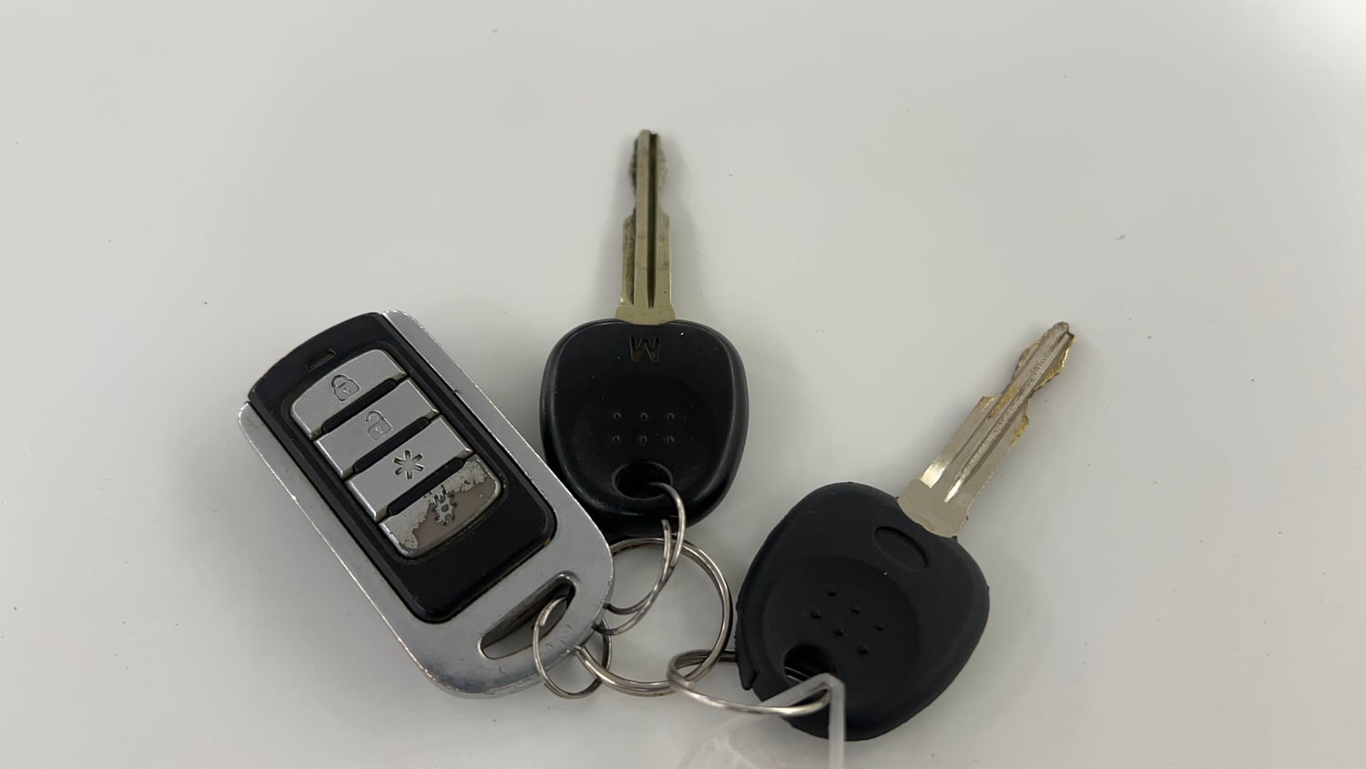 Used 2015 Hyundai Xcent Base 1.2 Petrol Manual extra CAR KEY VIEW