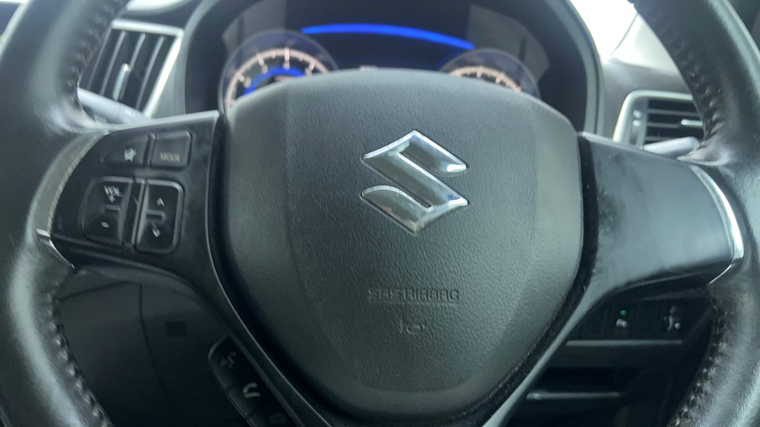 Used 2016 Maruti Suzuki Baleno Alpha 1.2 Petrol Manual top_features Airbags