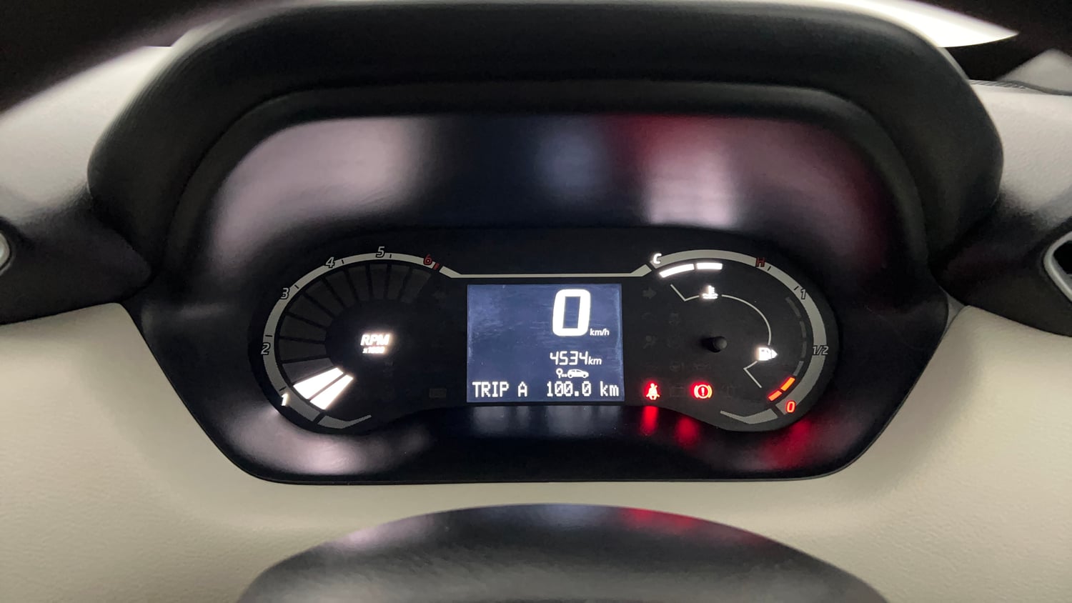 Used 2024 Nissan Magnite XL Petrol Manual interior CLUSTERMETER VIEW