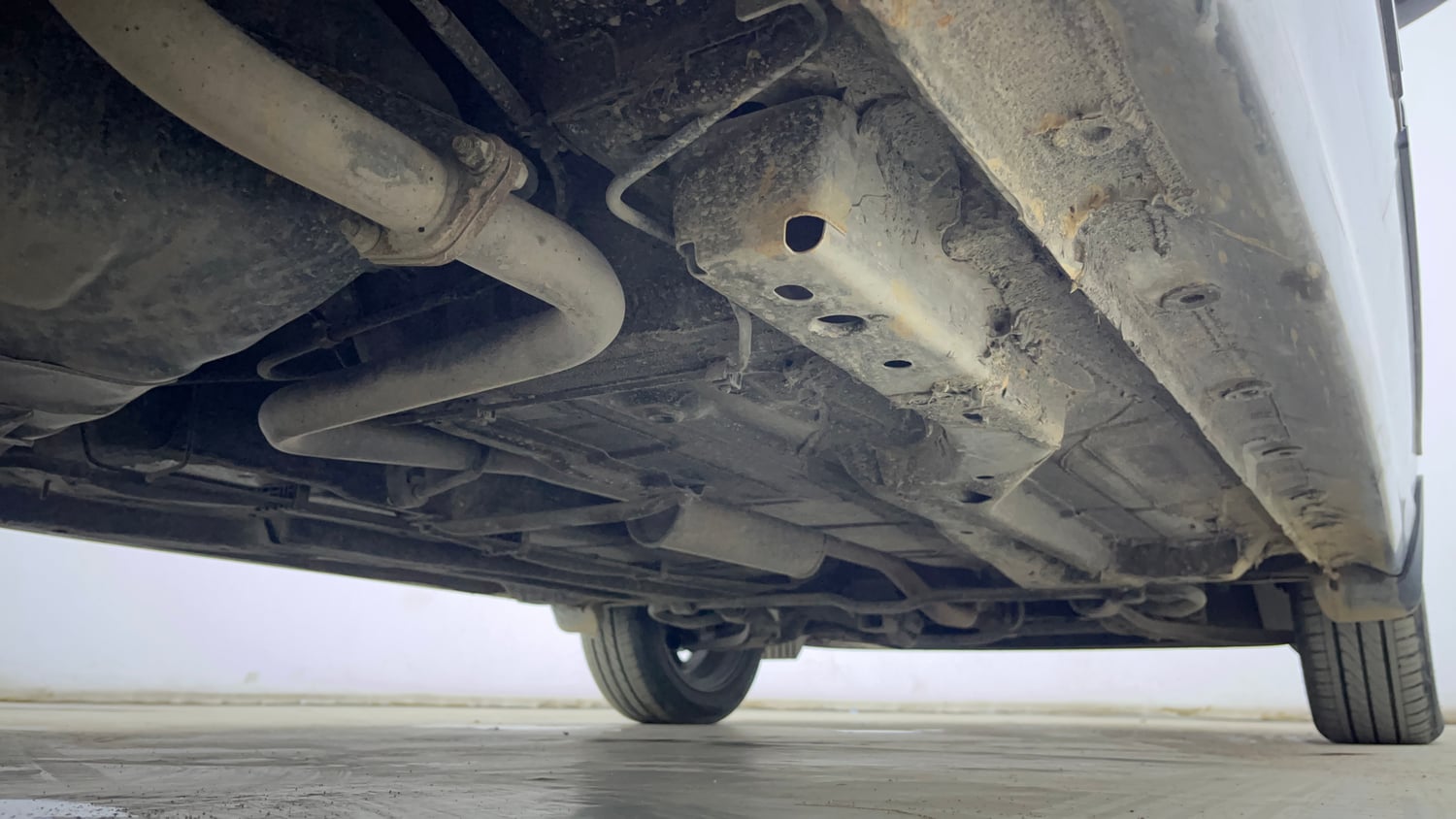 Used 2023 Tata Tiago XZA Plus Petrol Automatic extra REAR RIGHT UNDERBODY VIEW