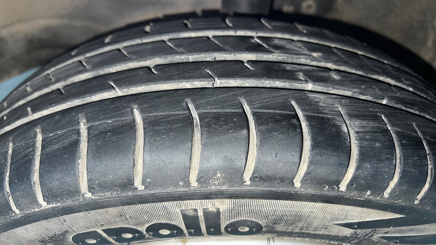 Used 2014 Maruti Suzuki Wagon R VXI Petrol Manual tyres LEFT FRONT TYRE TREAD VIEW