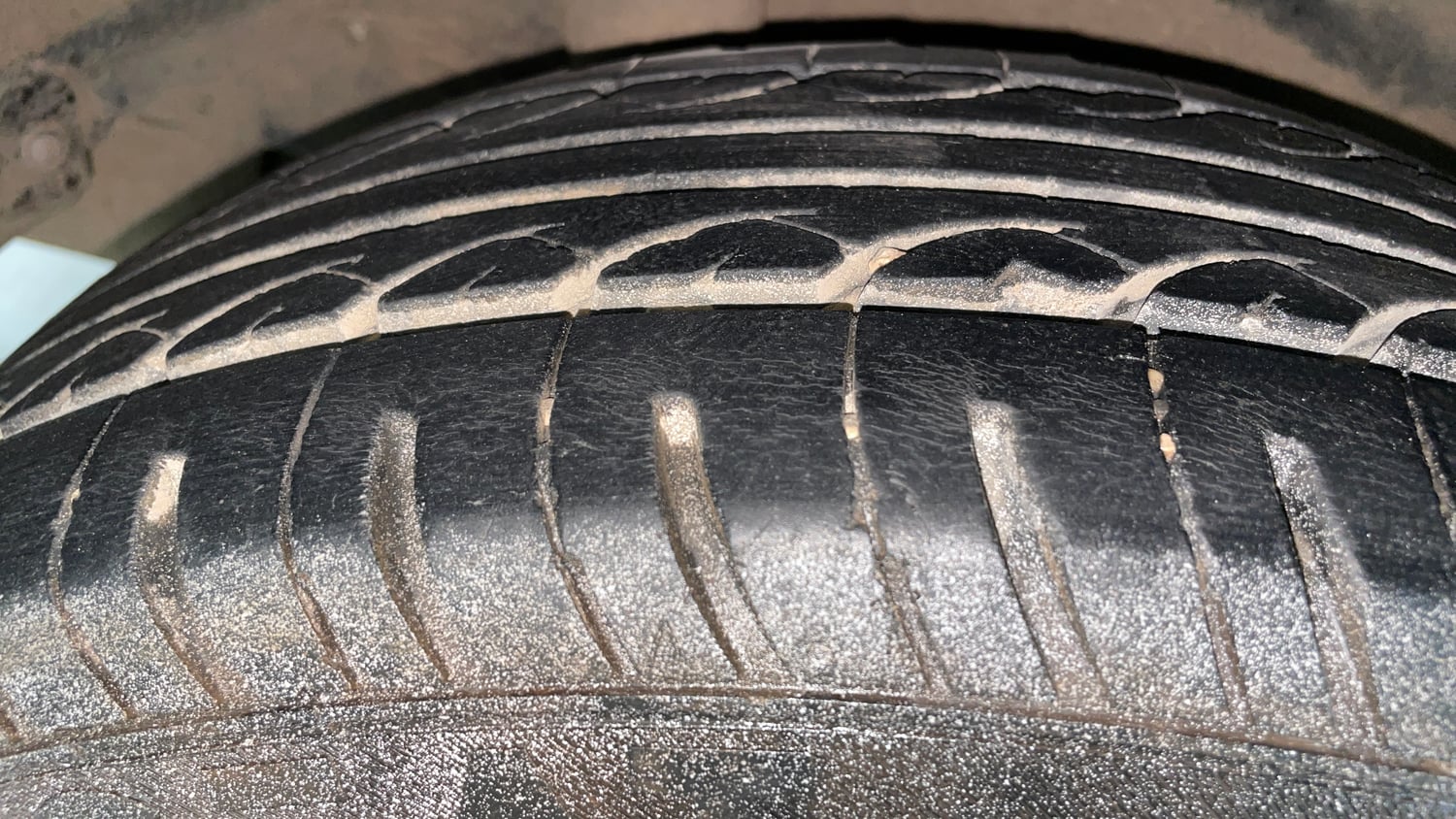 Used 2015 Honda Amaze 1.2 SX i-VTEC Petrol Manual tyres RIGHT REAR TYRE TREAD VIEW