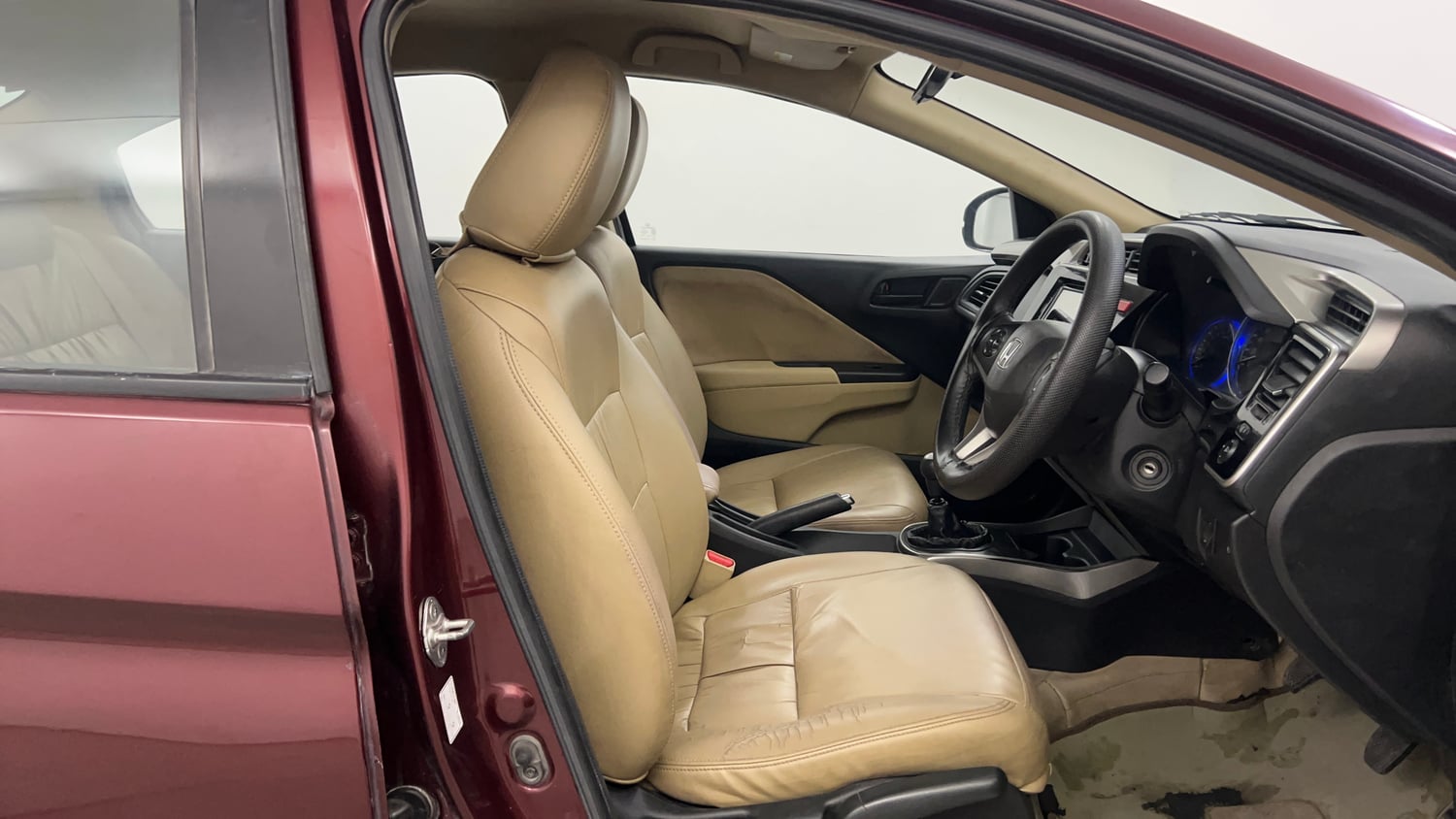 Used 2014 Honda City SV Petrol Manual interior RIGHT SIDE FRONT DOOR CABIN VIEW