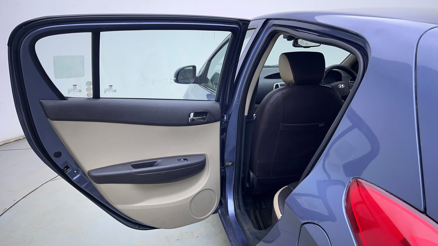 Used 2013 Hyundai i20 Sportz 1.2 Petrol Manual interior LEFT REAR DOOR OPEN VIEW