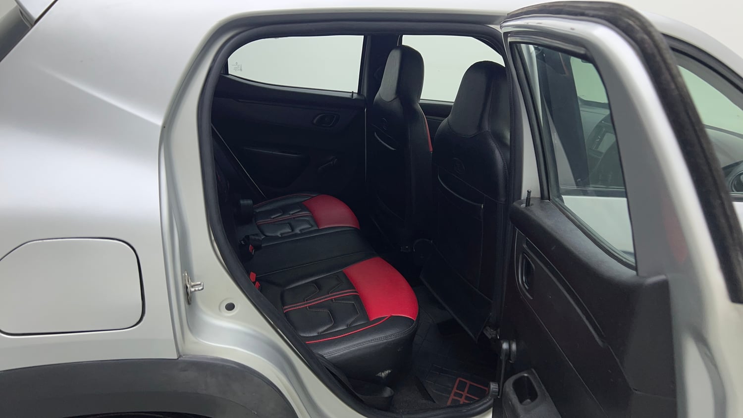 Used 2018 Renault Kwid 1.0 RXL CNG (Outside Fitted) Cng Manual interior RIGHT SIDE REAR DOOR CABIN VIEW