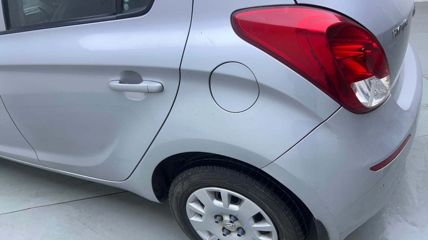 Used 2013 Hyundai i20 Magna 1.2 Petrol Manual dents MINOR SCRATCH