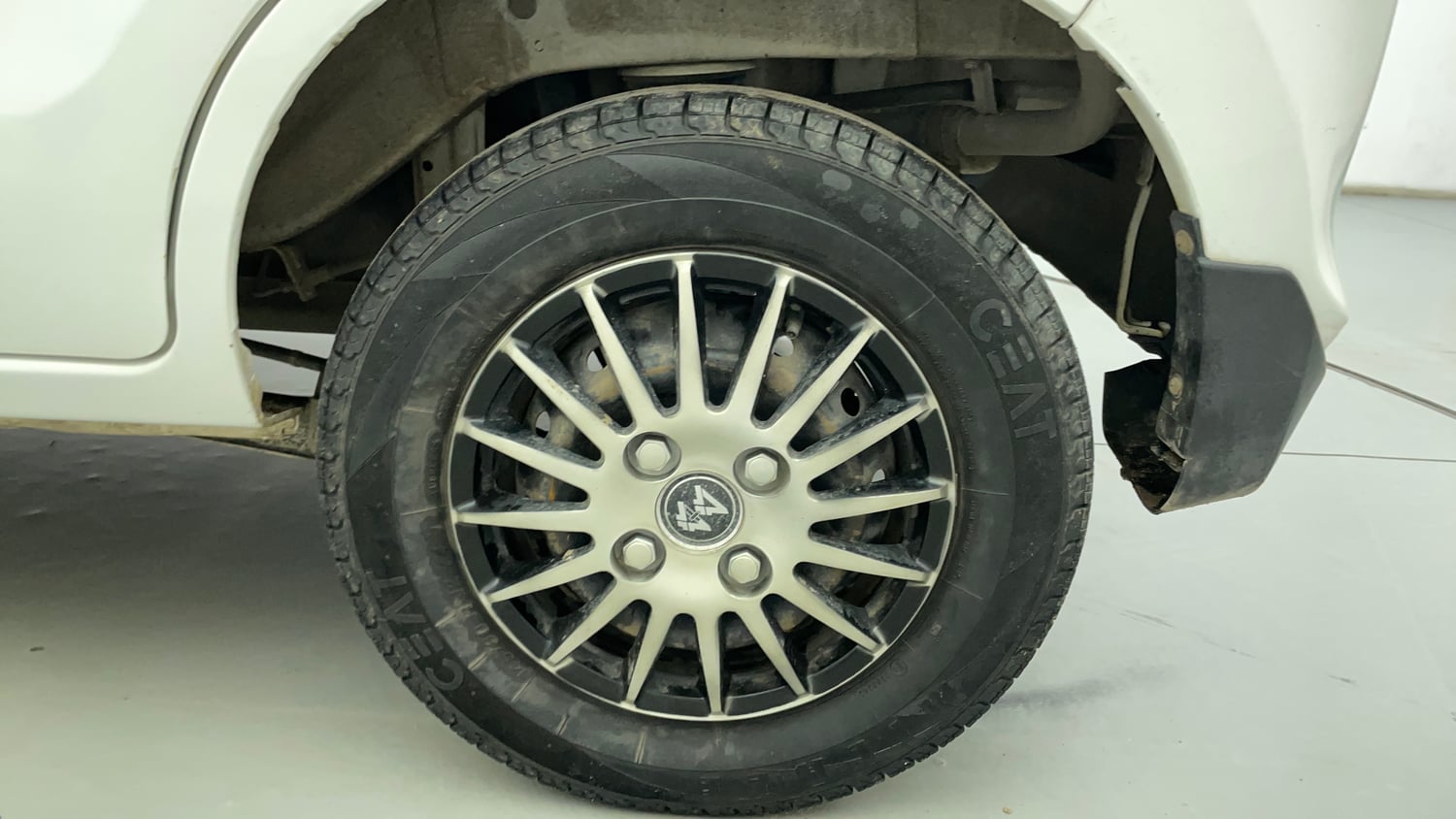 Used 2018 Maruti Suzuki Alto 800 VXi Petrol Manual tyres LEFT REAR TYRE RIM VIEW