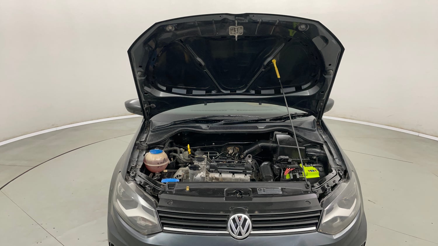 Used 2016 Volkswagen Ameo Highline1.2L (P) Petrol Manual engine ENGINE & BONNET OPEN FRONT VIEW