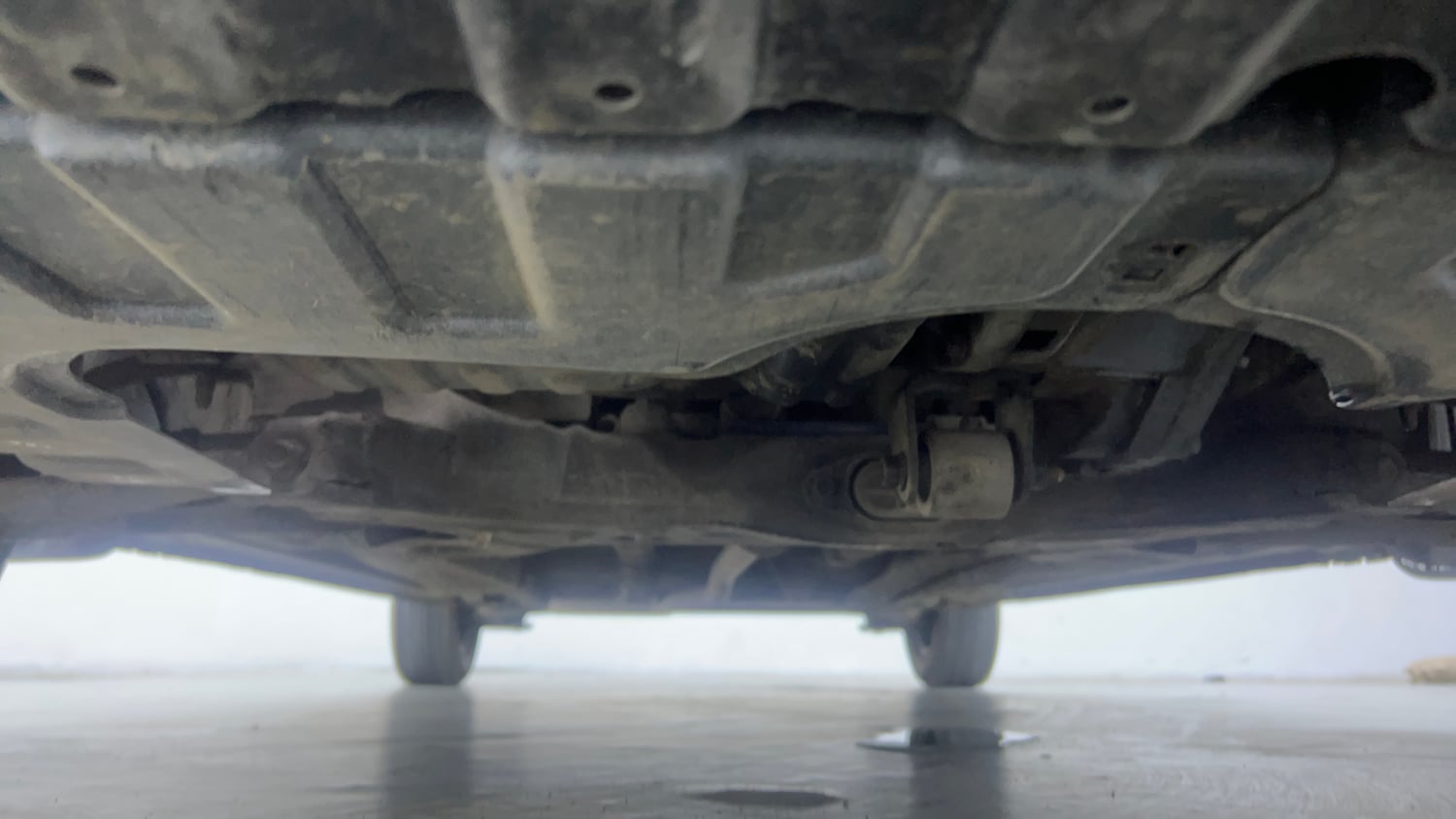 Used 2013 Hyundai i20 Magna 1.2 Petrol Manual extra FRONT LEFT UNDERBODY VIEW