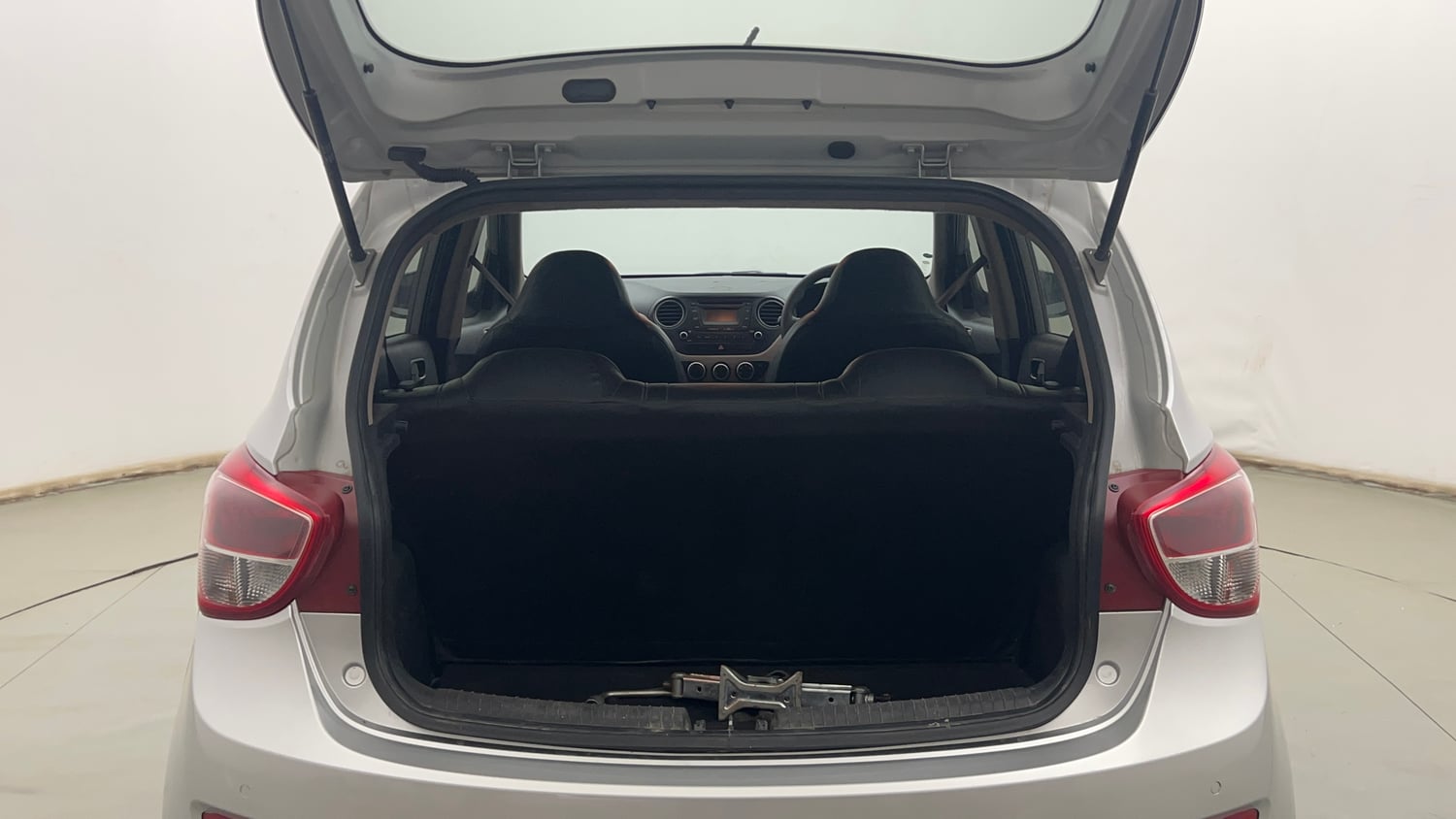 Used 2014 Hyundai Grand i10 Sportz 1.2 Kappa VTVT Petrol Manual interior DICKY INSIDE VIEW