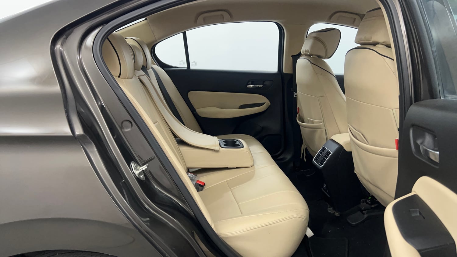Used 2021 Honda City V CVT Petrol Petrol Automatic interior RIGHT SIDE REAR DOOR CABIN VIEW