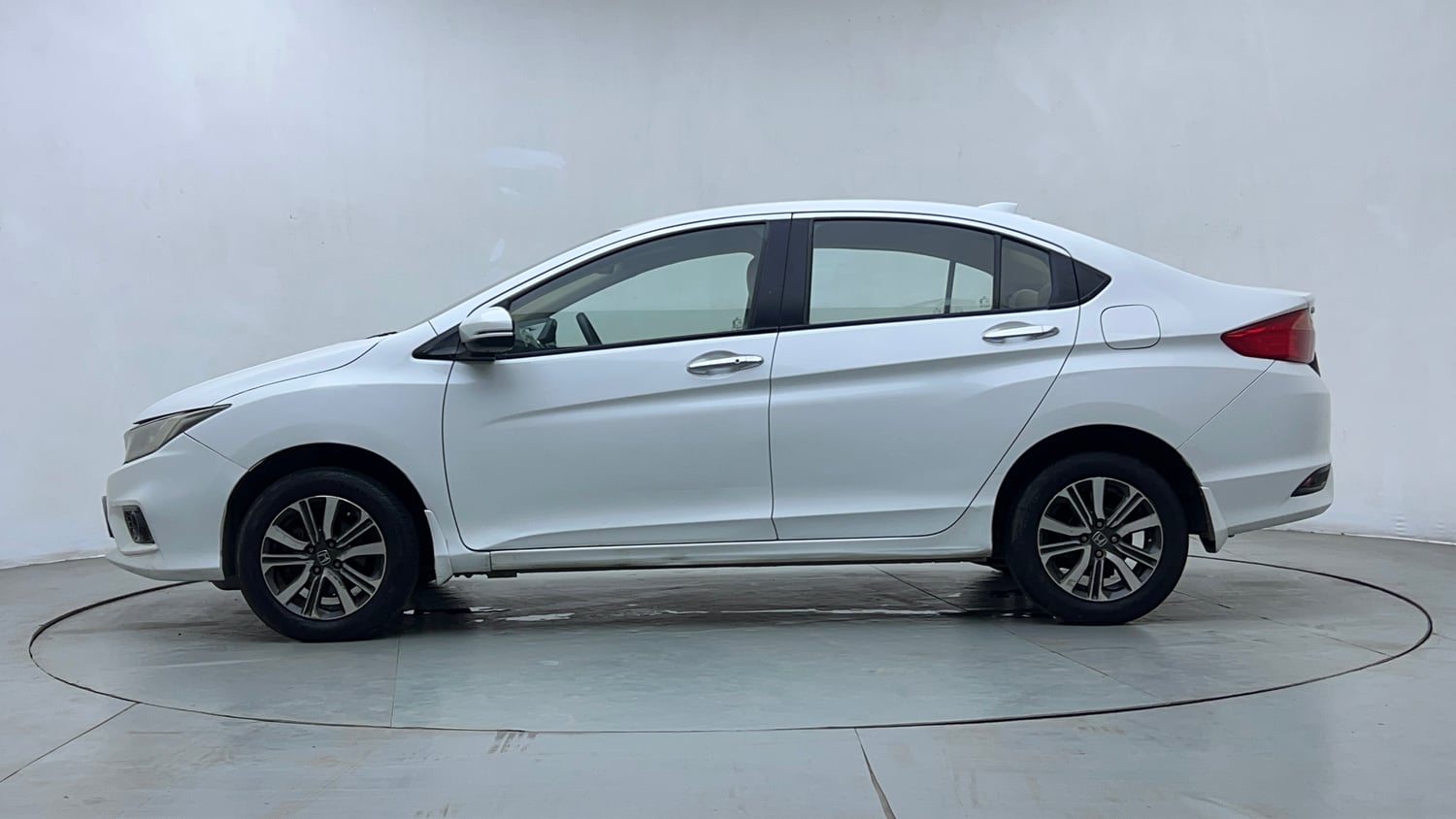 Used 2017 Honda City V Petrol Petrol Manual exterior LEFT SIDE VIEW