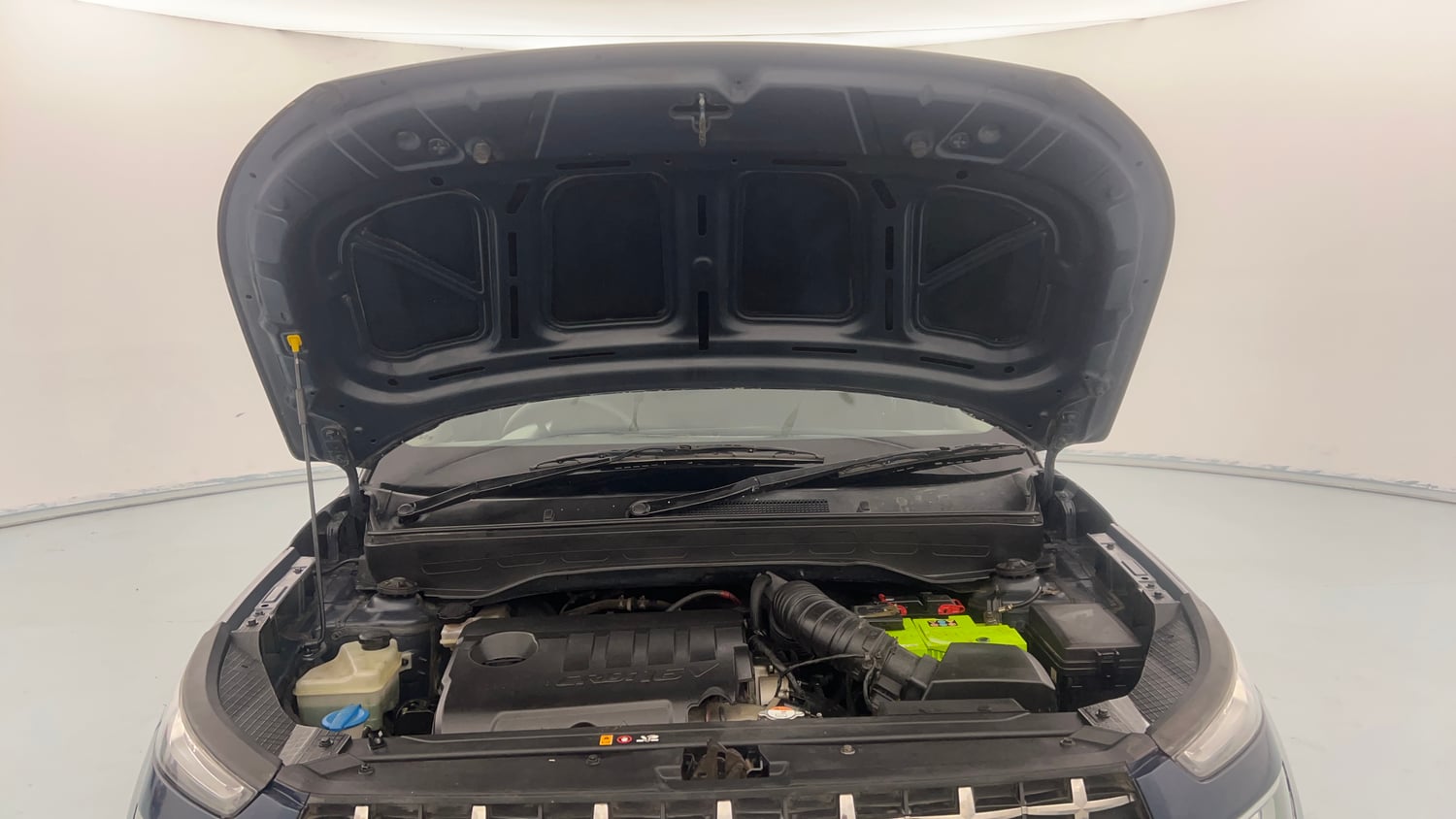 Used 2020 Hyundai Venue S 1.4 CRDi Diesel Manual engine ENGINE & BONNET OPEN FRONT VIEW