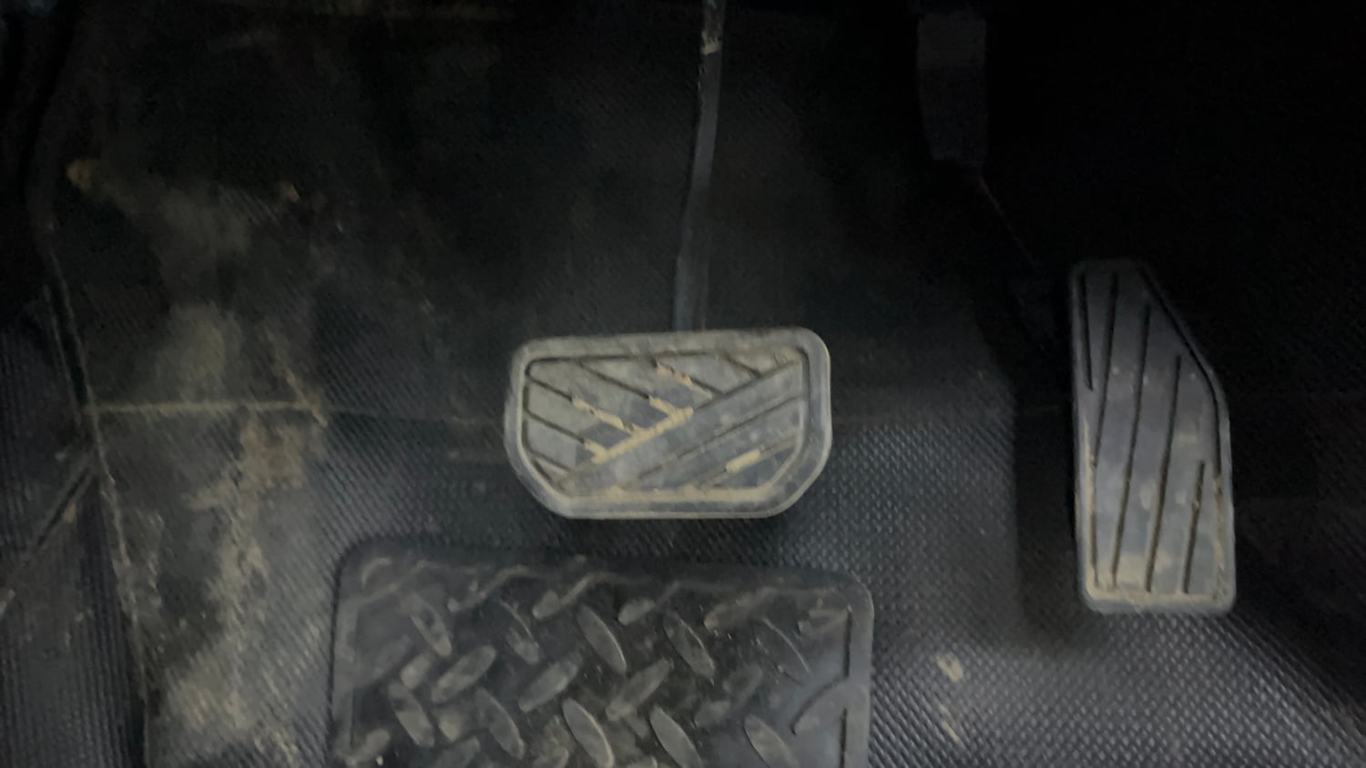 Used 2022 Maruti Suzuki Swift VXi AMT Petrol Automatic interior PEDALS VIEW