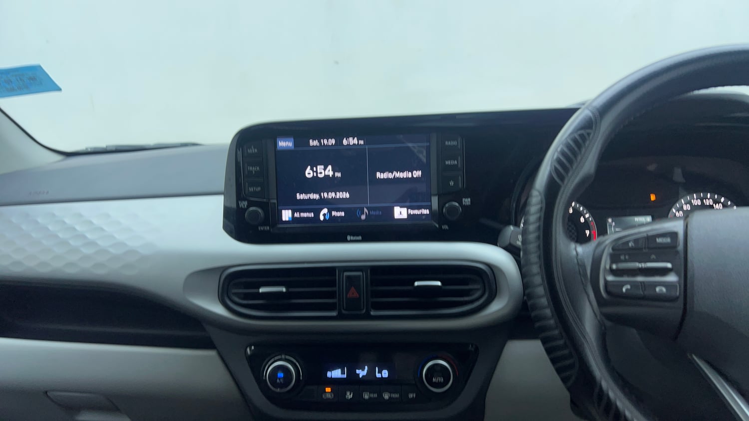 Used 2022 Hyundai Grand i10 Nios Sportz 1.2 Kappa VTVT CNG Cng Manual top_features Touch screen infotainment system