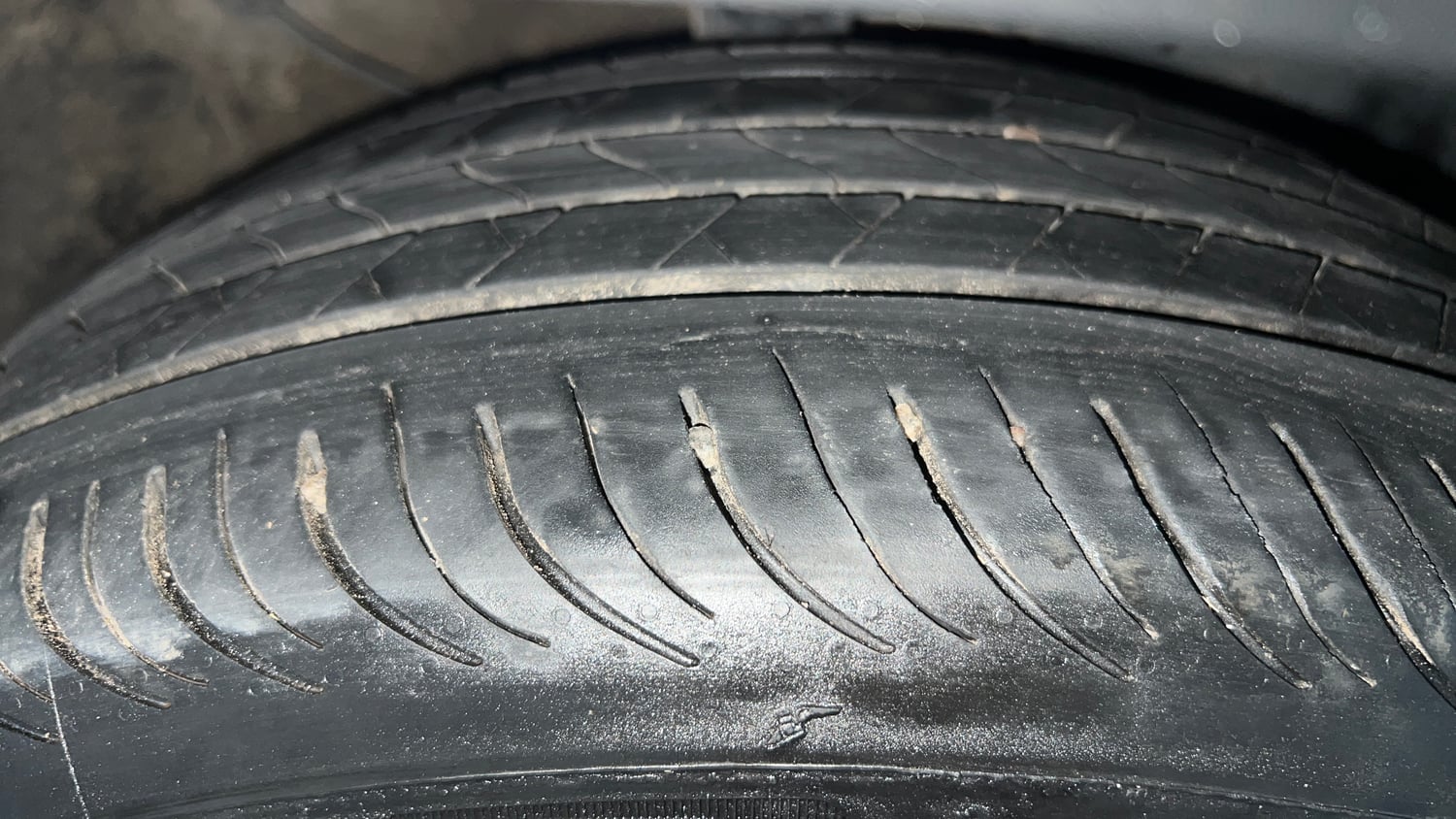Used 2021 Kia Sonet HTX 1.0 iMT Petrol Manual tyres RIGHT FRONT TYRE TREAD VIEW