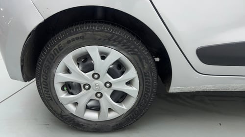 Used 2016 Hyundai Grand i10 Sportz 1.2 Kappa VTVT Petrol Manual tyres RIGHT REAR TYRE RIM VIEW