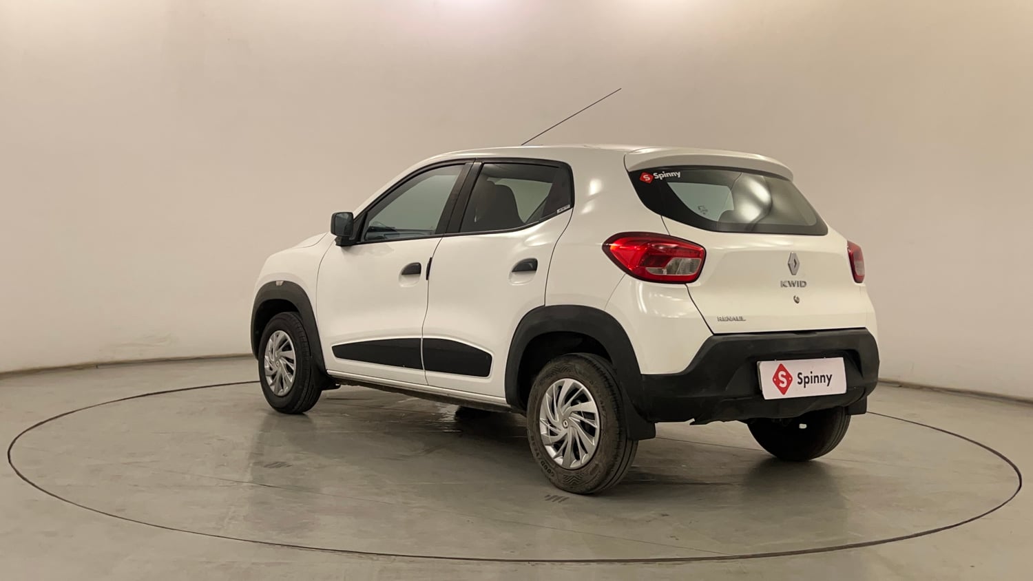 Used 2015 Renault Kwid RXT Petrol Manual exterior LEFT REAR CORNER VIEW