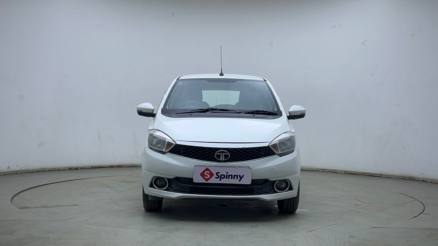 Used 2018 Tata Tiago Revotron XZ Petrol Manual exterior FRONT VIEW
